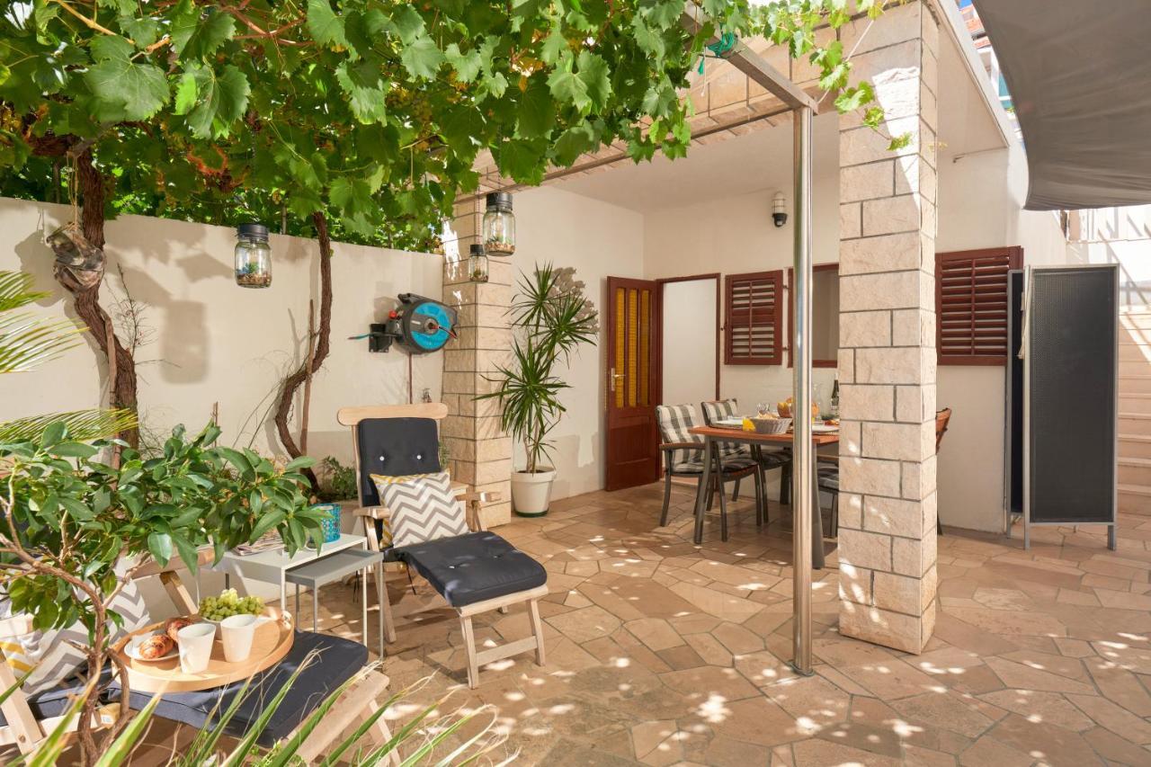 Green Oasis Hvar Town Exterior photo