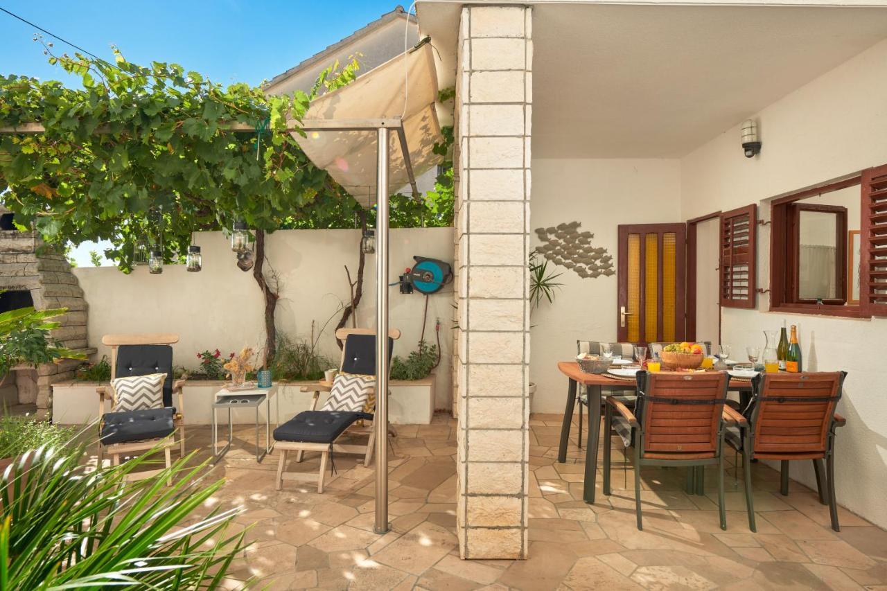 Green Oasis Hvar Town Exterior photo