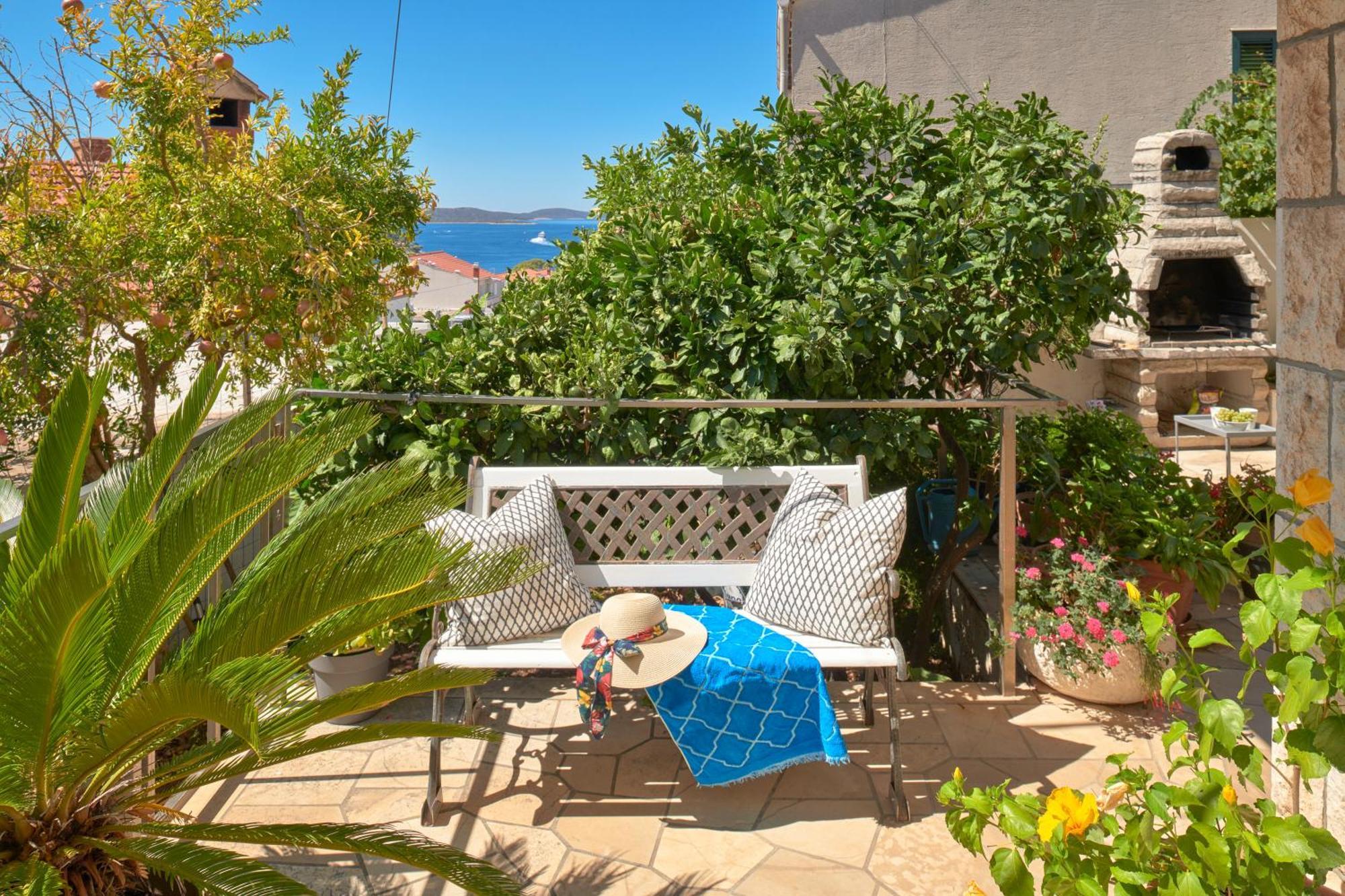 Green Oasis Hvar Town Exterior photo